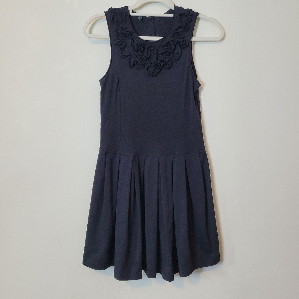 Beautiful Girls Black Benetton Class Ruffle Flower Neck Dress Size Medium/Large